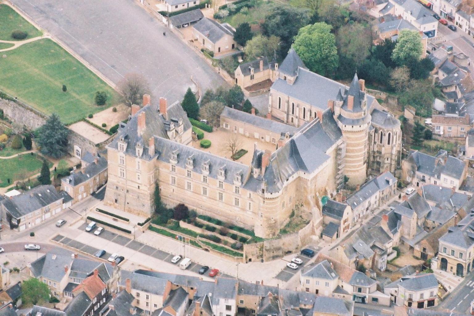 לינה וארוחת בוקר Chateau De Durtal מראה חיצוני תמונה